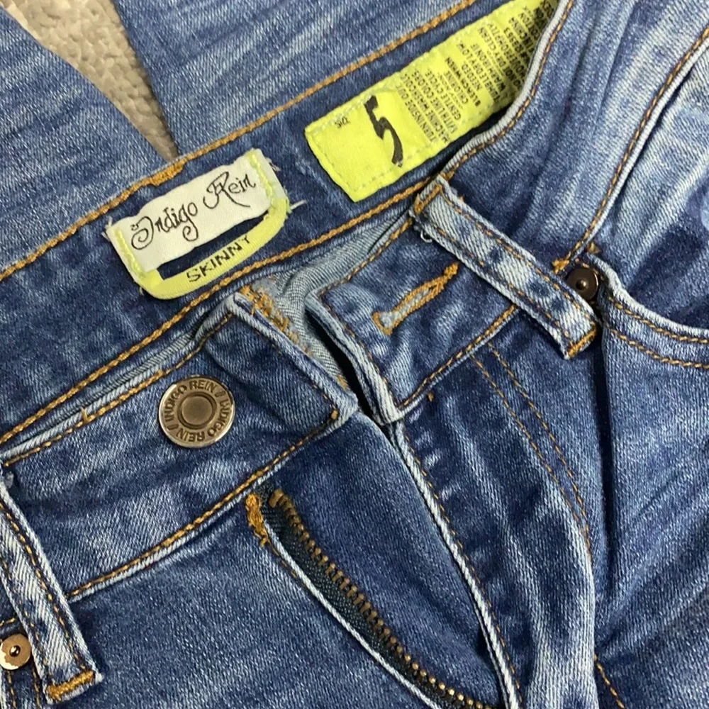 Junior’s Indigo Rein, Skinny Jeans - Picture 5 of 5